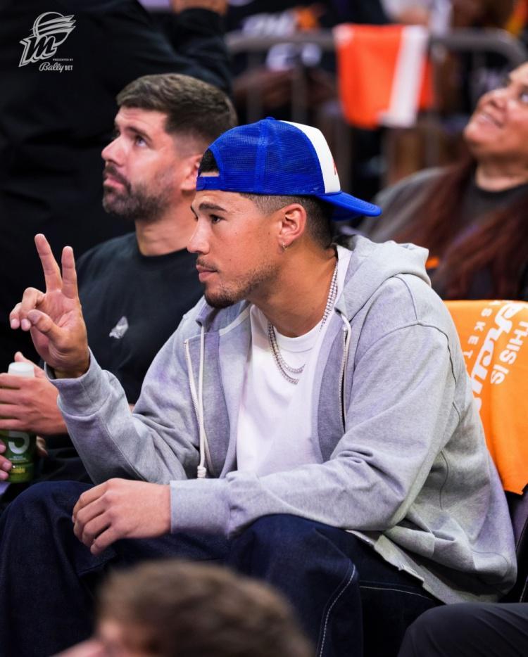 百家乐玩法-支持同城球队！布克&amp;amp;杰伦-格林等人观战WNBA！