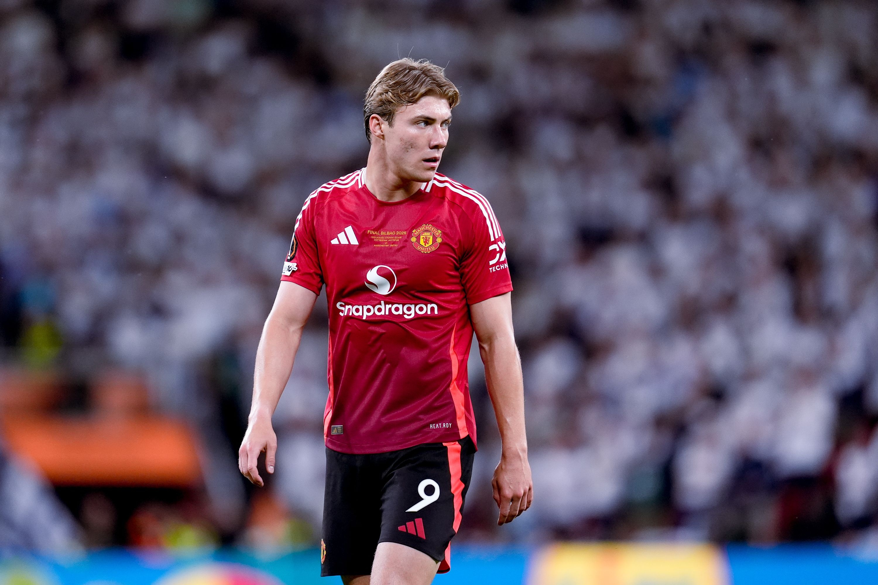 米体透露霍伊伦曼联未来存疑 父亲告知米兰可能选择转投