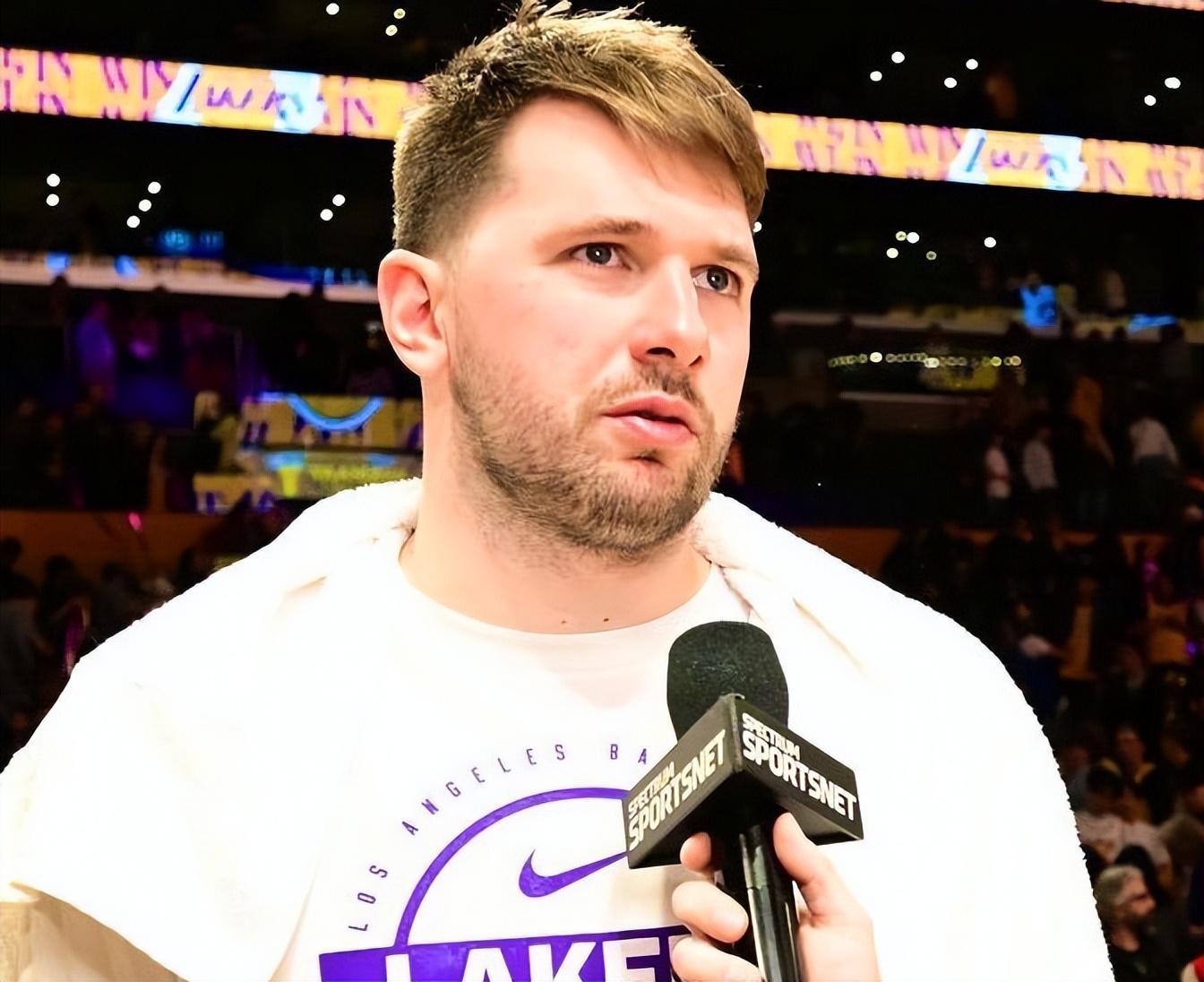 百家乐官网-乔治轰43+6记三分仍无缘今日最佳！对不起，你碰到创纪录的卢卡了